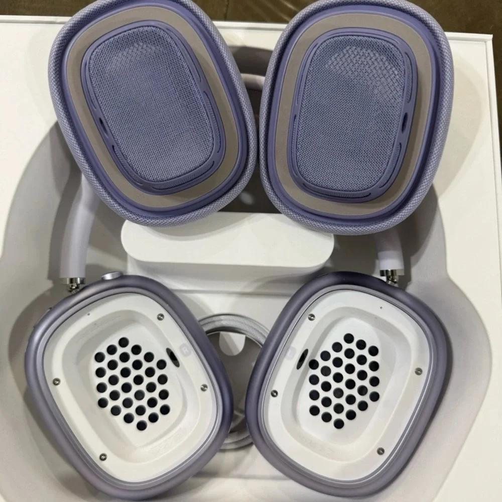 Apple Vision Pro Stereo Headset in Purple ( Brand new never used )